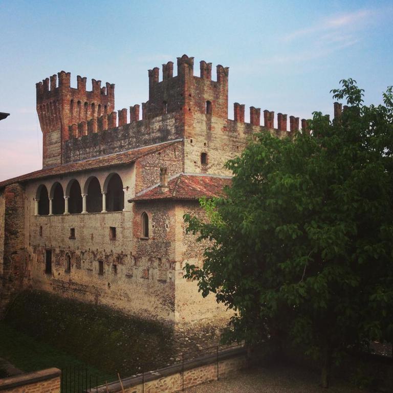 Cavernago Locanda Dei Nobili Viaggiatori חדר תמונה